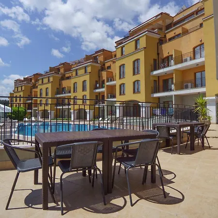 شقة فندقية Serena 3*