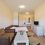 Serena 公寓式酒店 索佐波尔