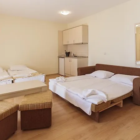 Lägenhetshotell Serena 3*