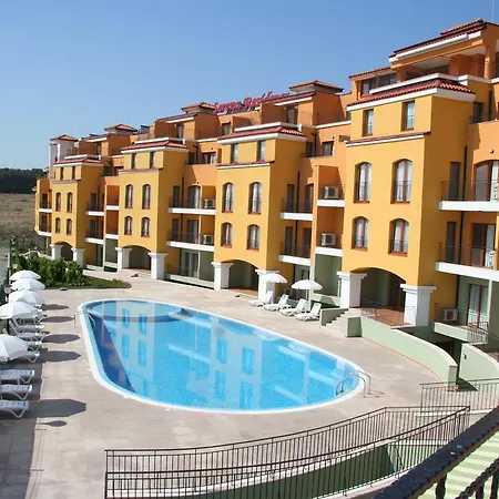 Lägenhetshotell Serena 3*