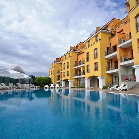 Lägenhetshotell Serena 3*