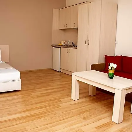 Serena Aparthotel 3*