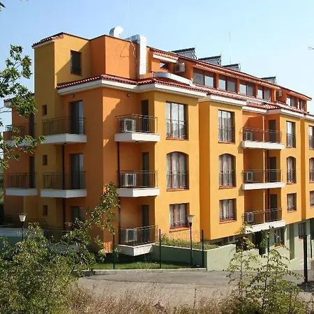Serena Apartahotel 3*
