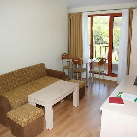 Serena Apartahotel 3*