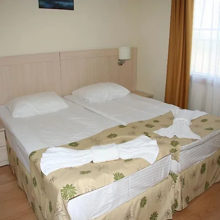 Serena Apartahotel 3*